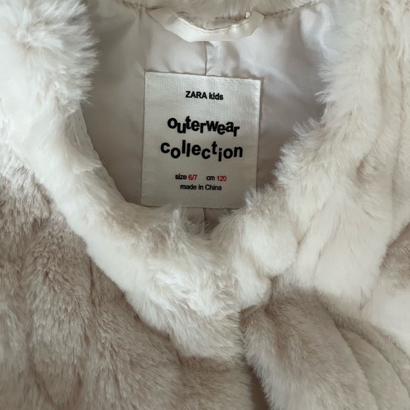 Zara Faux Fur Vest - Picture 4 of 4